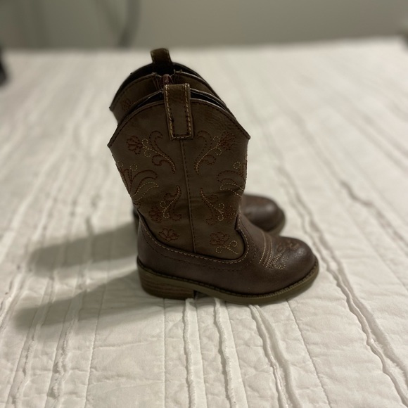 SOLD! Girls western boots - Picture 2 of 4